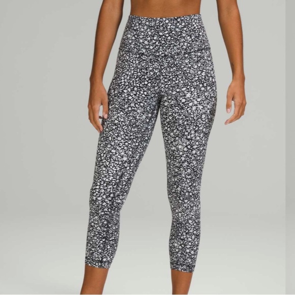 Lululemon Align High-Rise Crop 23" size 4 - Picture 4 of 8